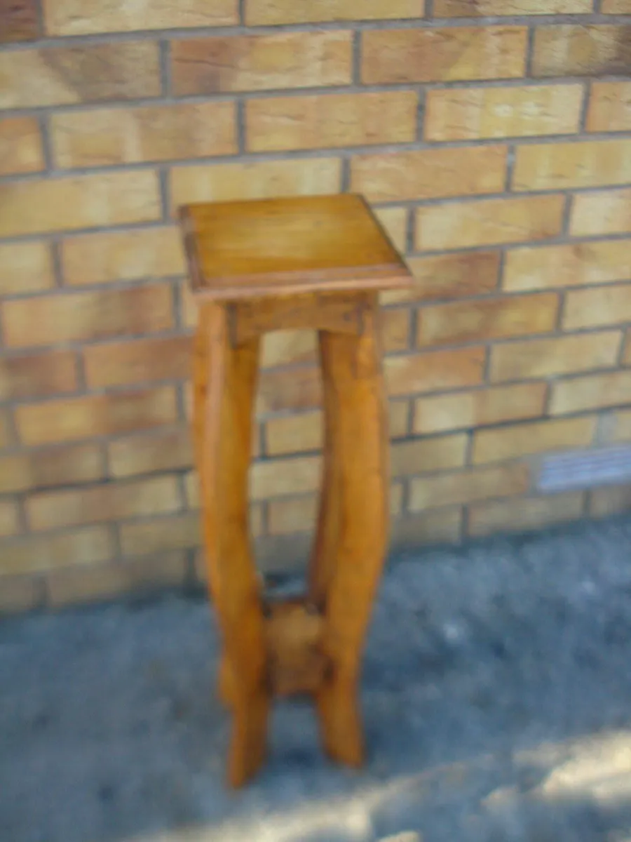 RUSTIC MEXICAN PINE PLANT STAND. - Image 2