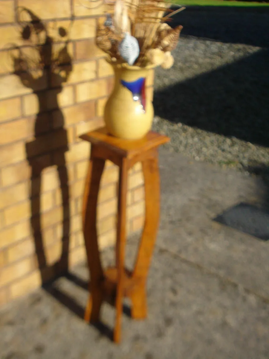 RUSTIC MEXICAN PINE PLANT STAND. - Image 1