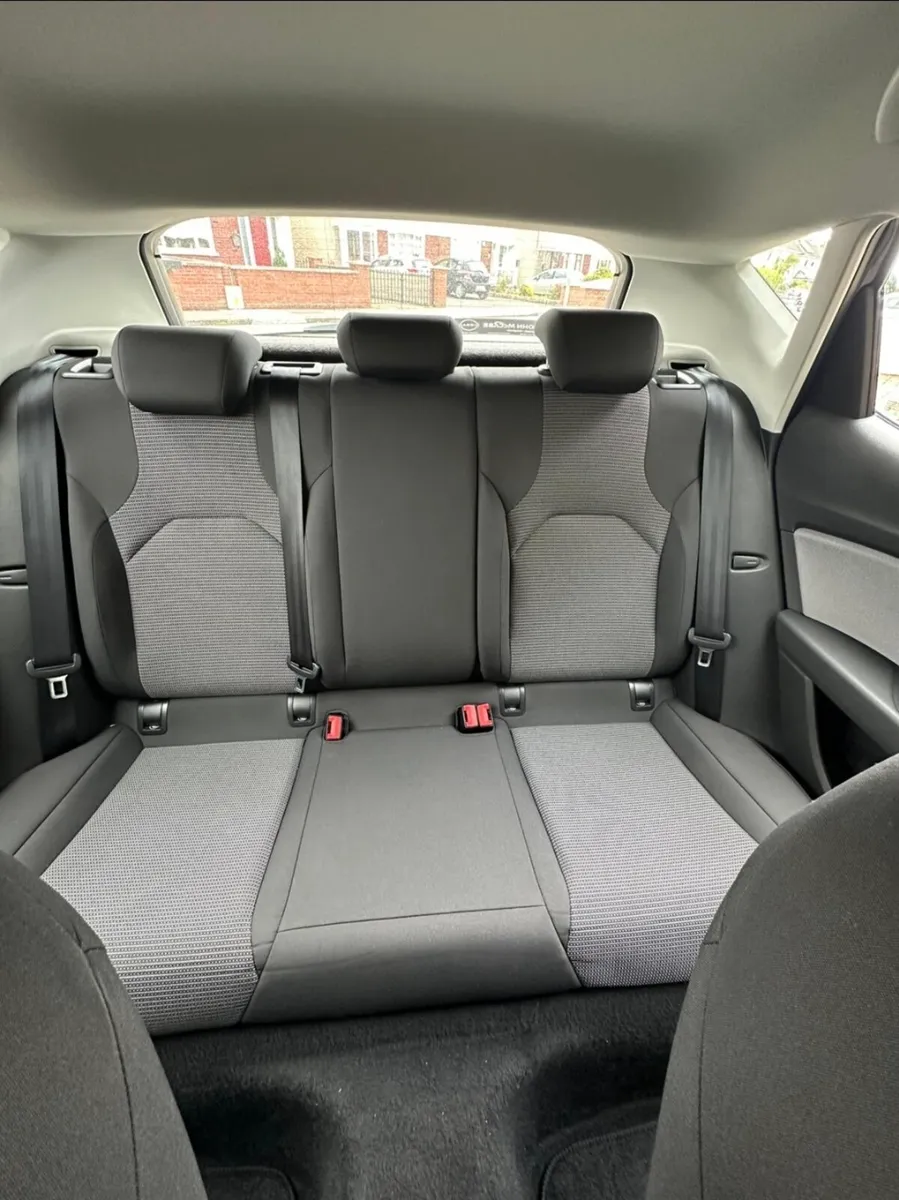 2019 (191) SEAT Leon

1.6 TDI 115HP SE 17 5DR
201 - Image 2