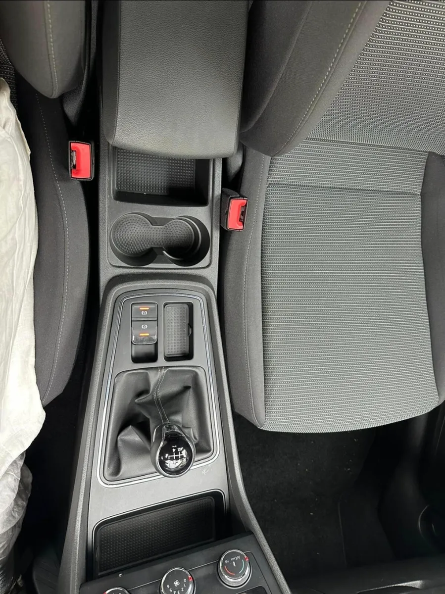 2019 (191) SEAT Leon

1.6 TDI 115HP SE 17 5DR
201 - Image 3