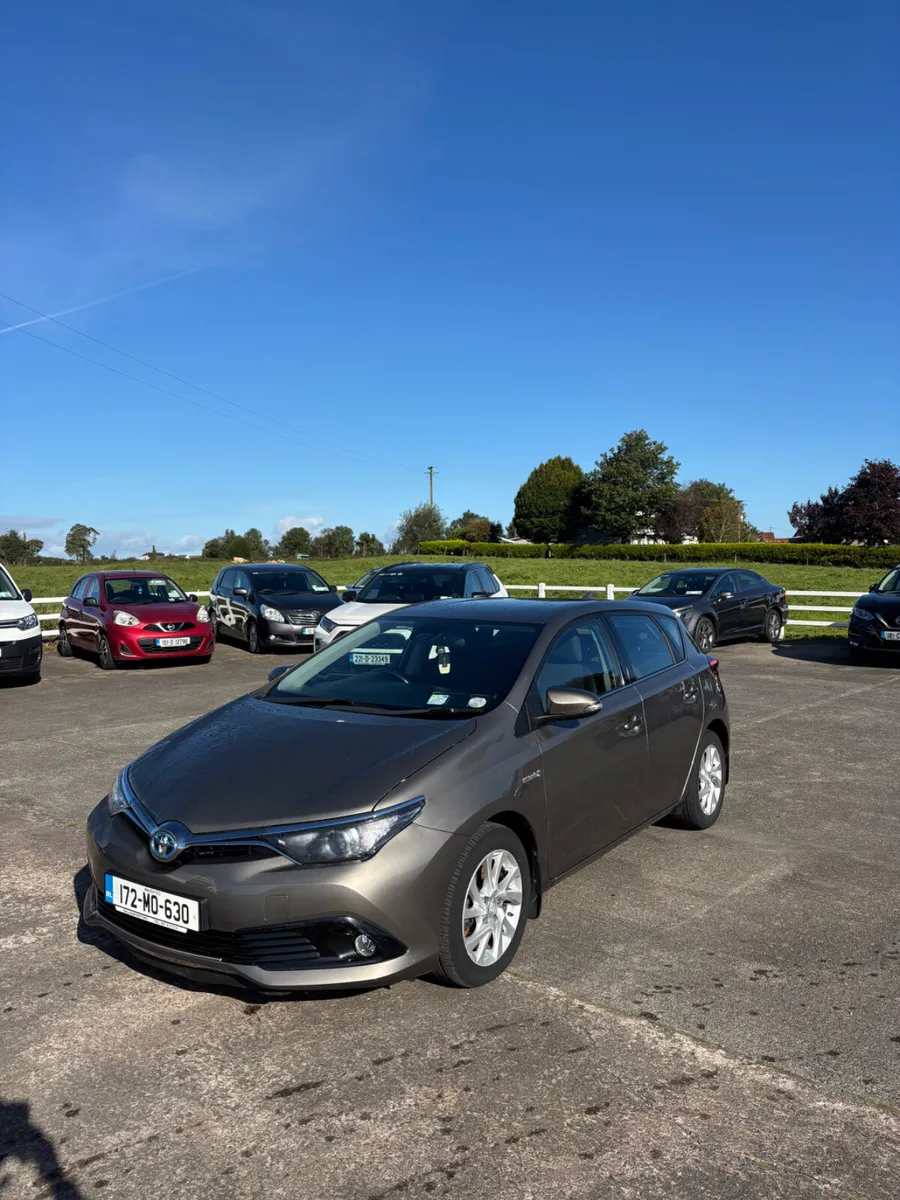 Toyota Auris 2017 - Image 2