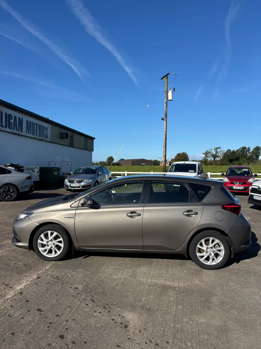 Toyota Auris 2017 - Image 4