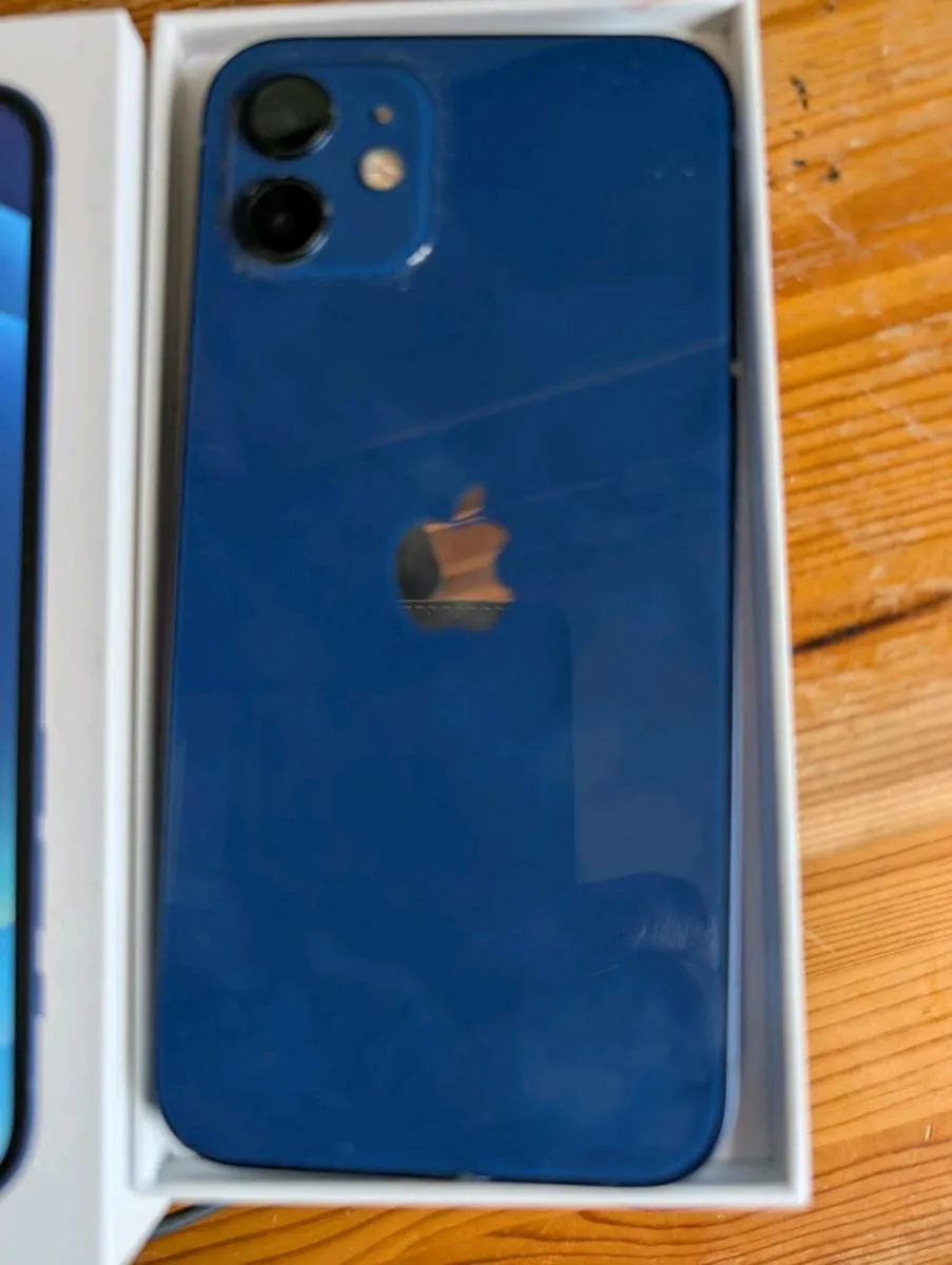 iPhone 12 - Image 2