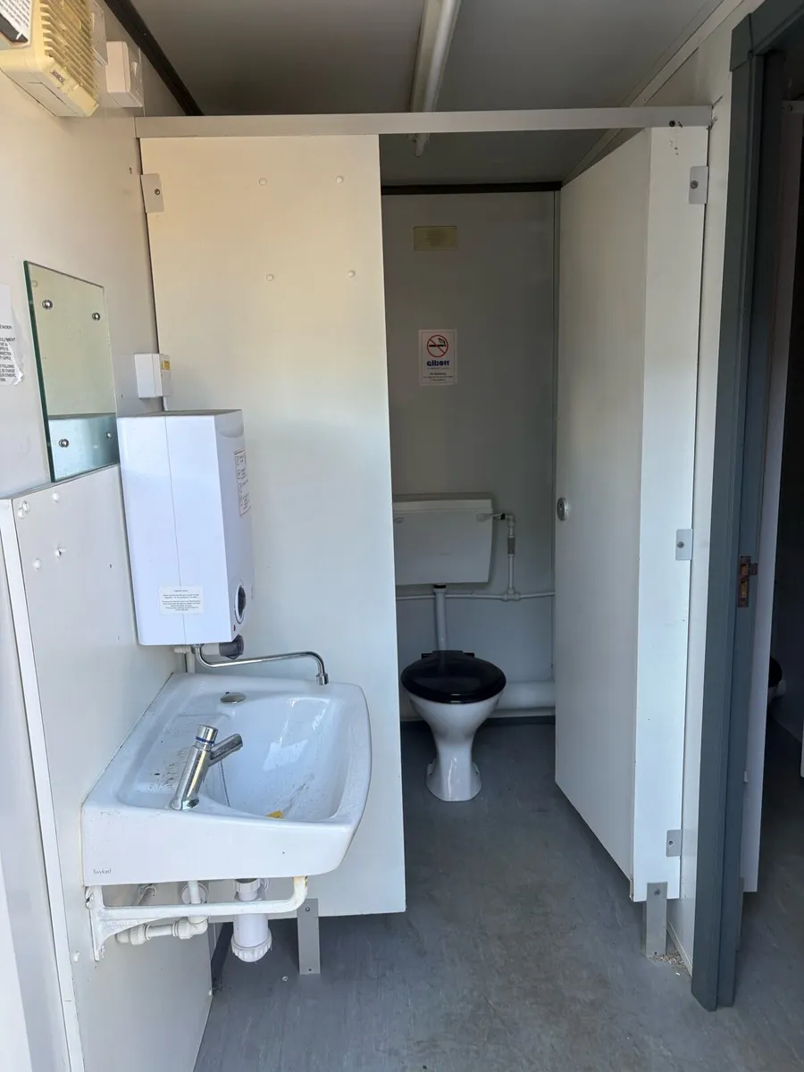 Welfare unit toilet - Image 3