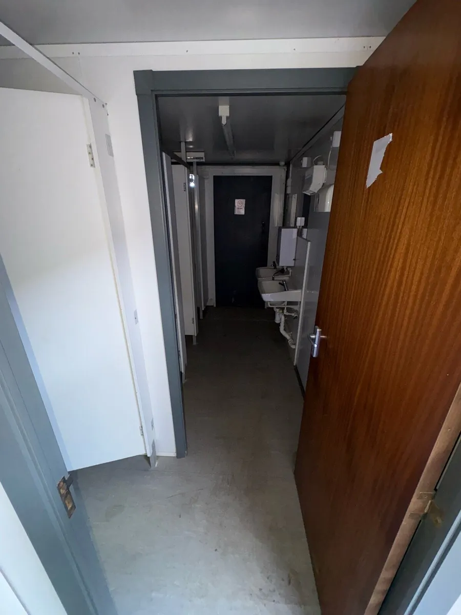 Welfare unit toilet - Image 4