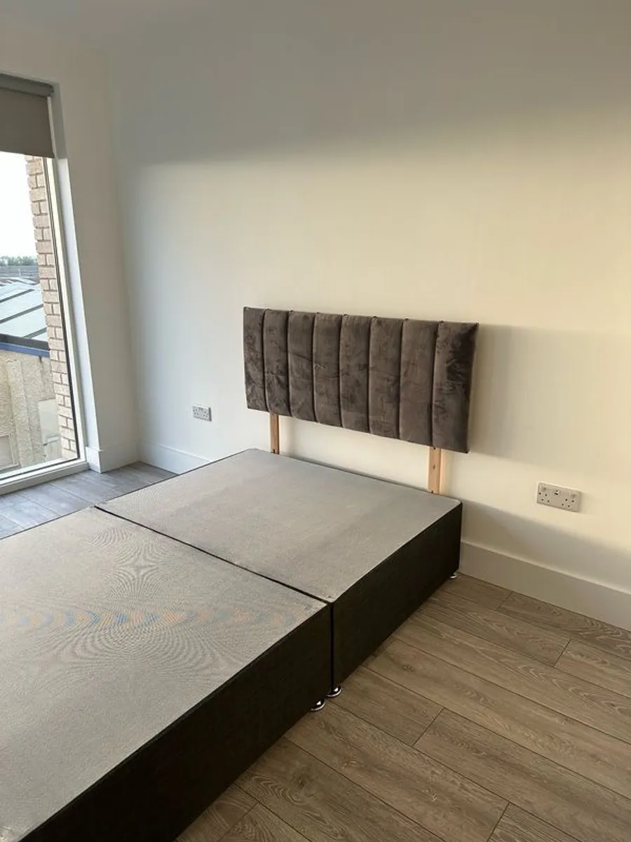 Double bed - Image 1