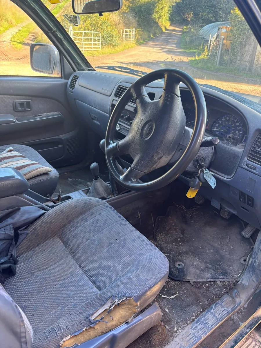 Toyota hilux - Image 4