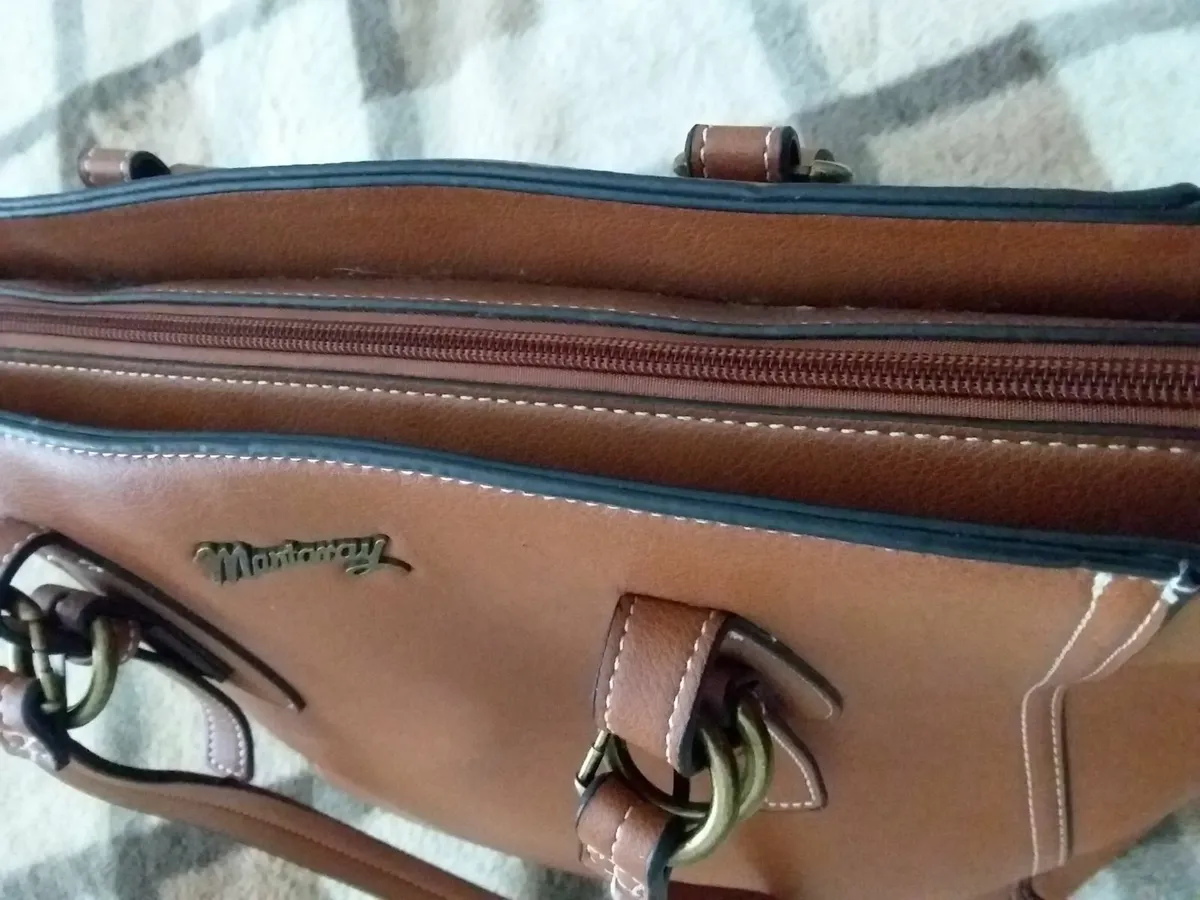 Ovrrsize MANTARAY Leather style tan bag - Image 3