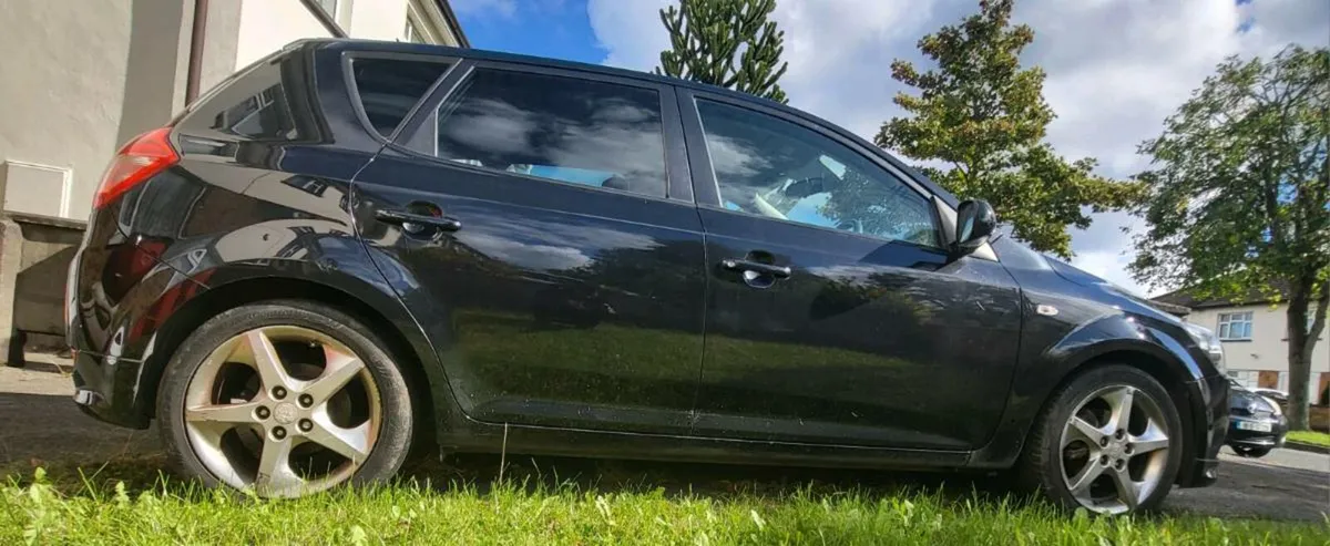 Kia Ceed Automatic - Image 2