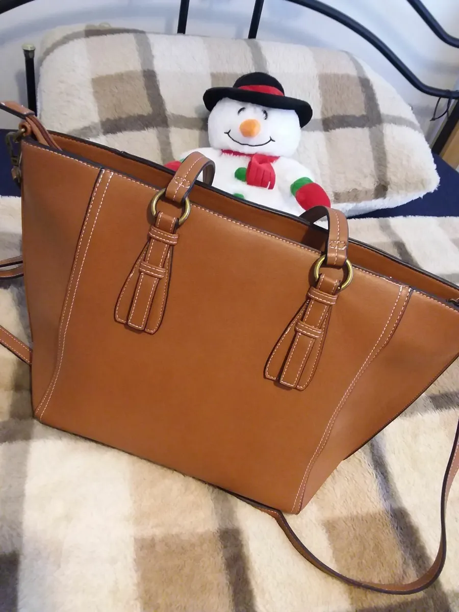Ovrrsize MANTARAY Leather style tan bag - Image 4