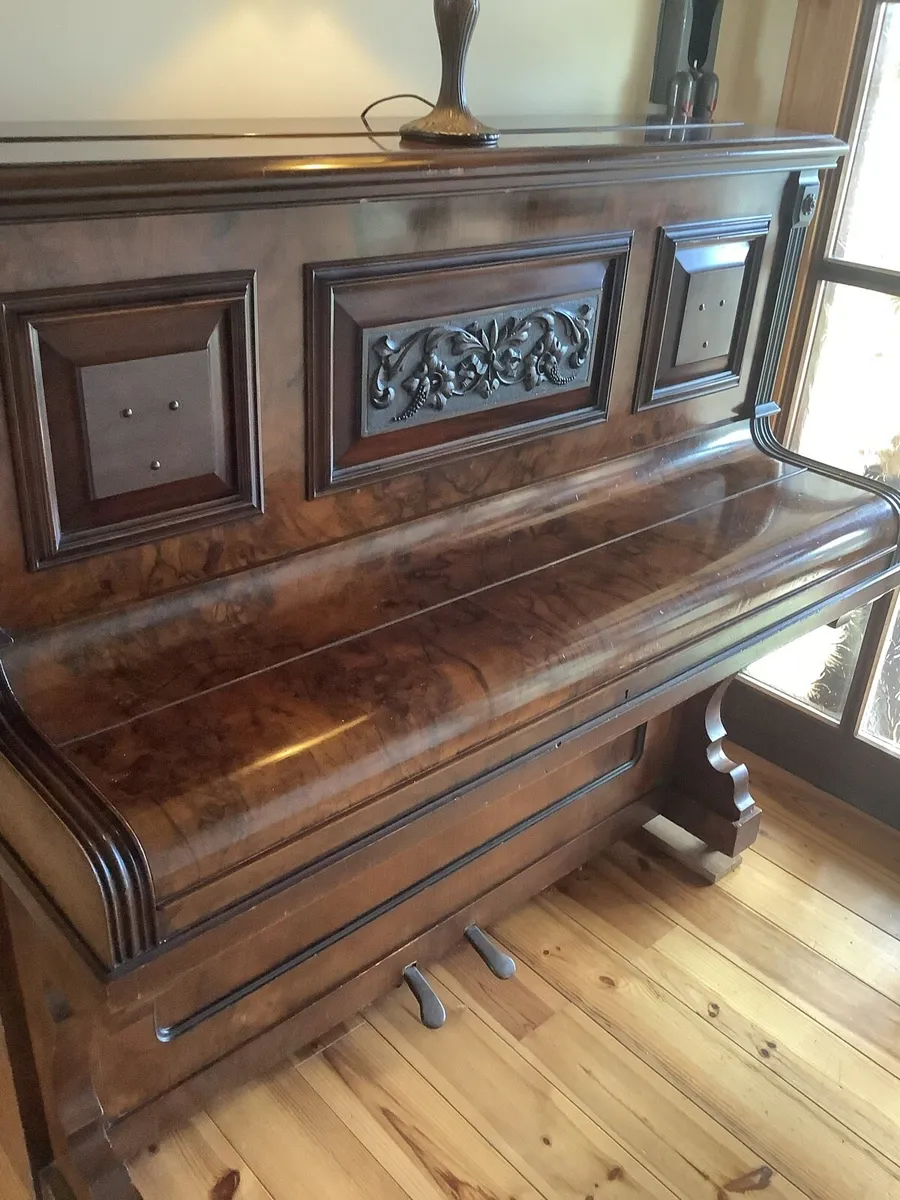 Piano (upright) - Image 1