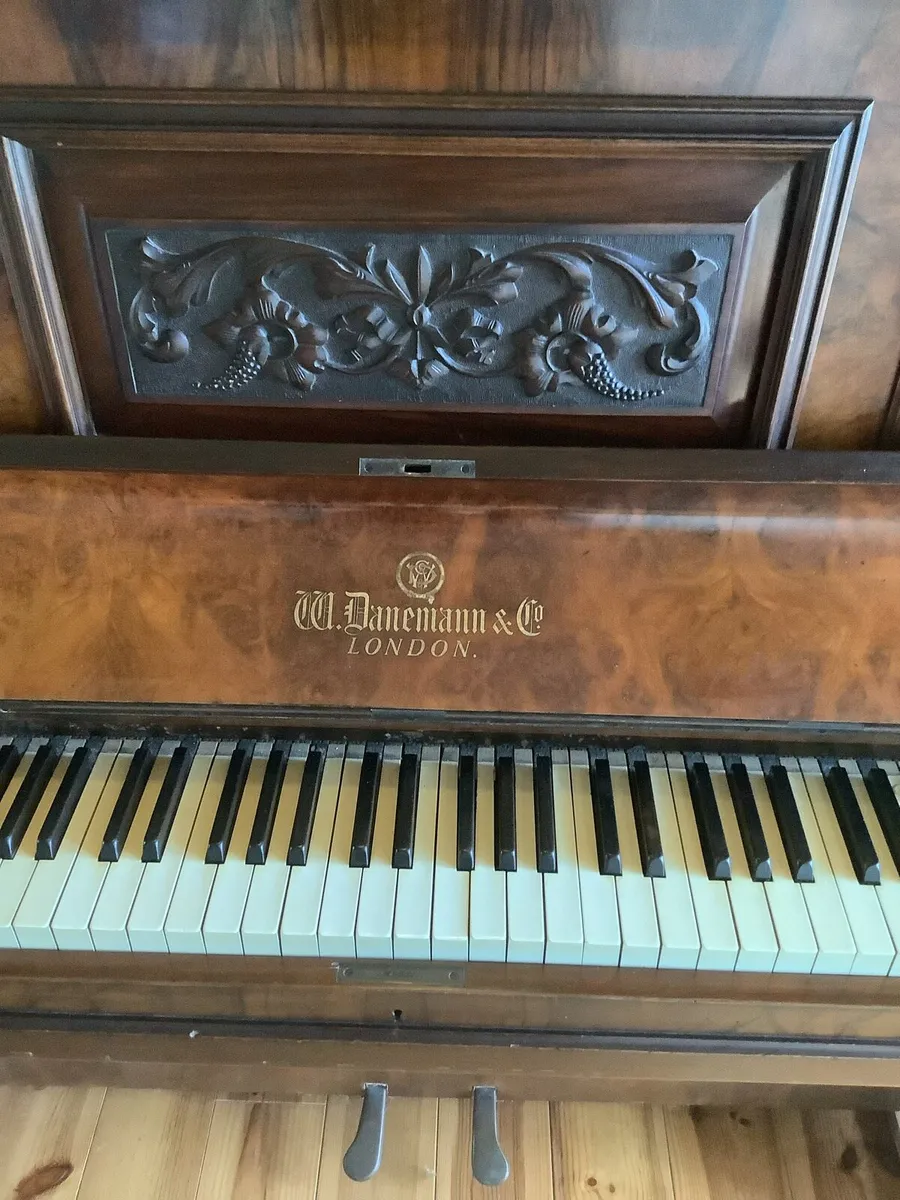Piano (upright) - Image 3
