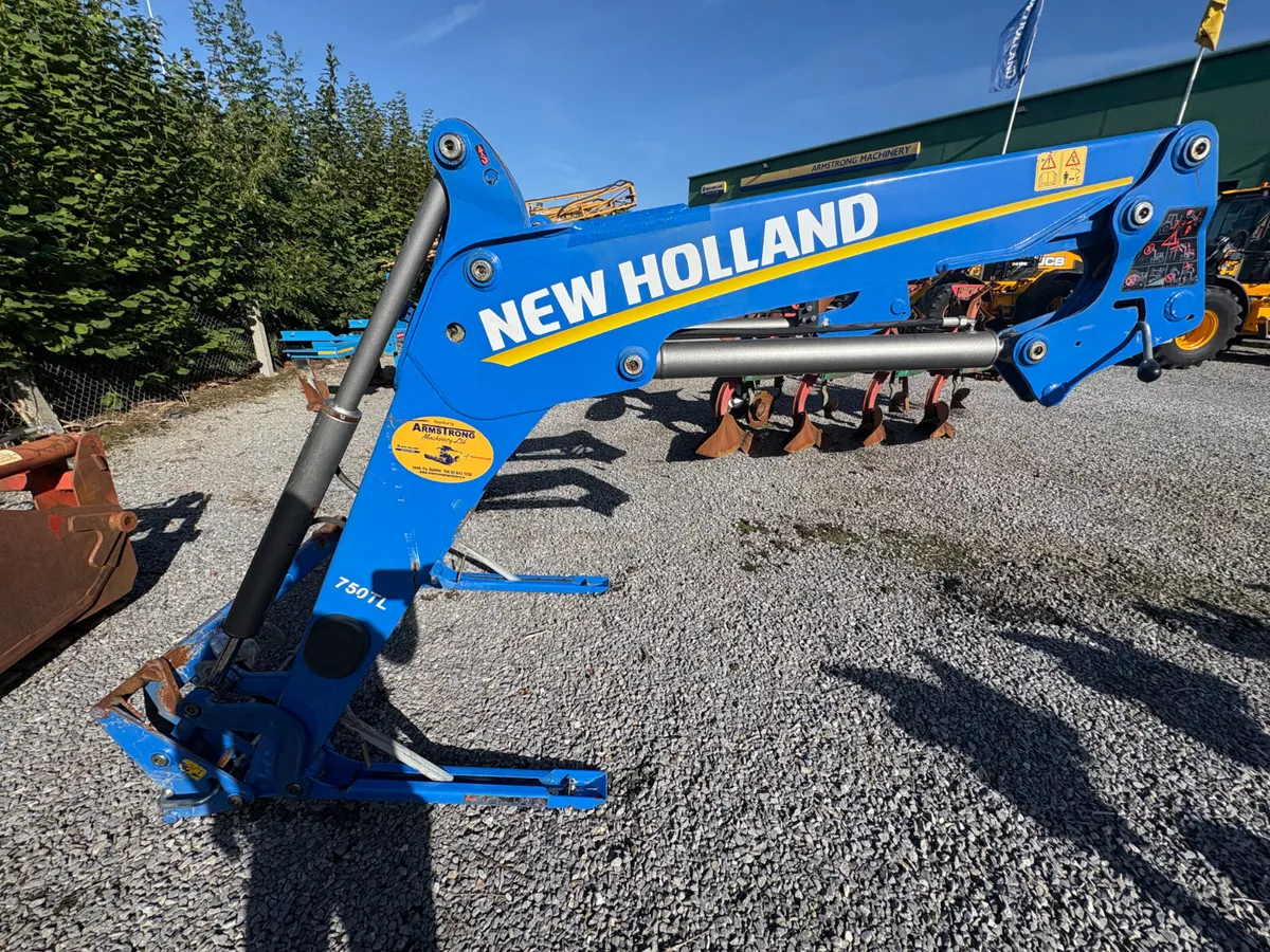 NEW HOLLAND STOLL TL750 - Image 1