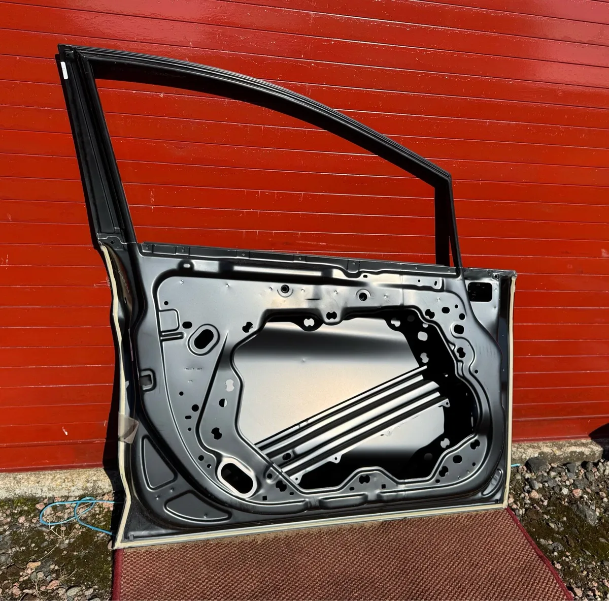 Ford Fiesta 2015-19 New Left Front Door - Image 2