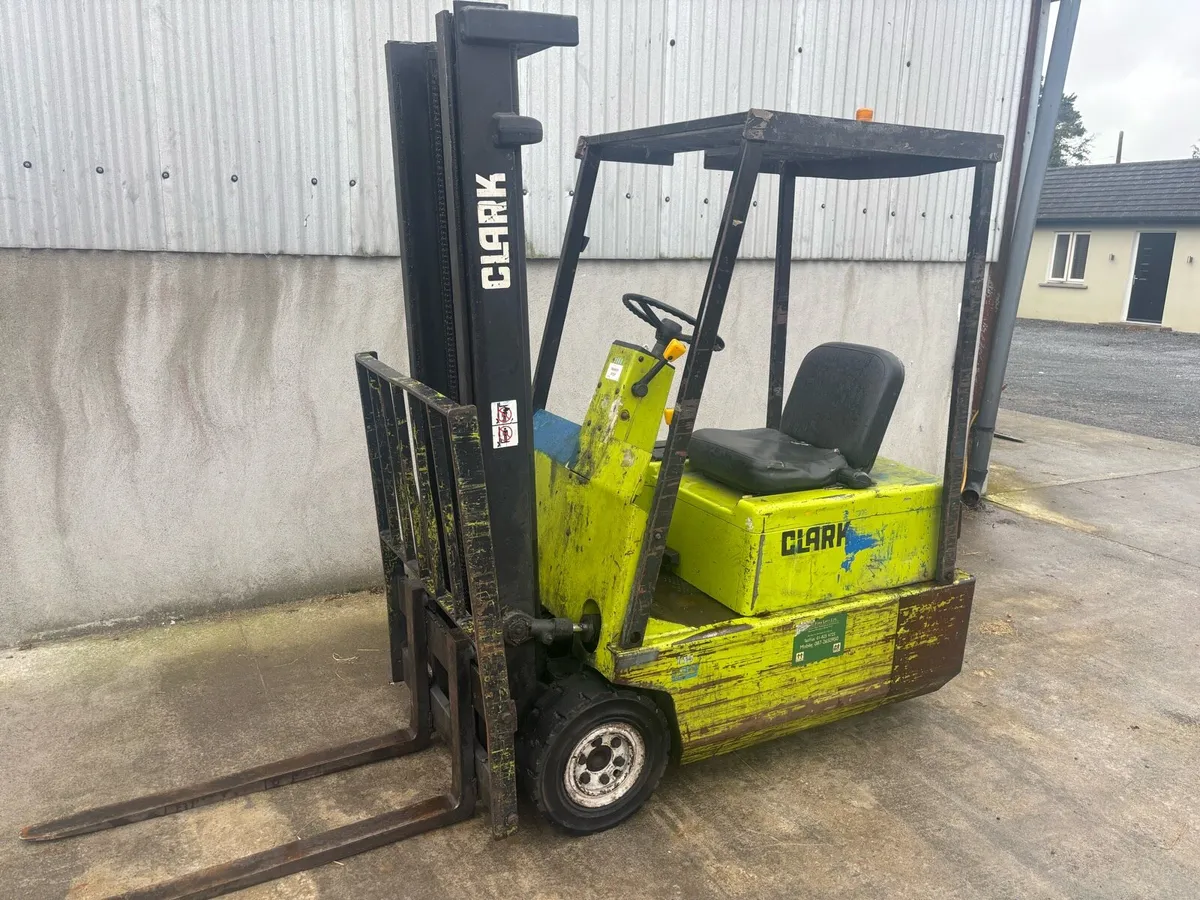 Forklift - Image 4