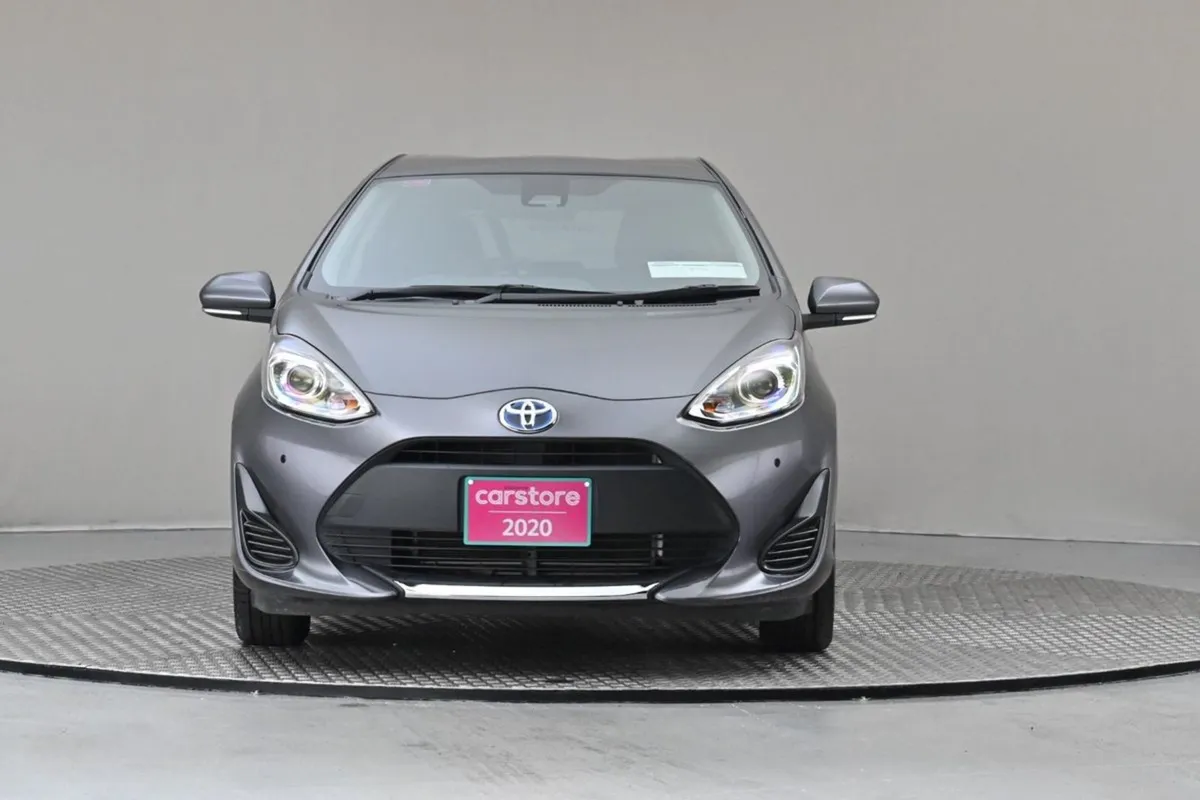 Toyota Aqua 1.5 Vvt-i Hybrid  park Sensors revers - Image 2