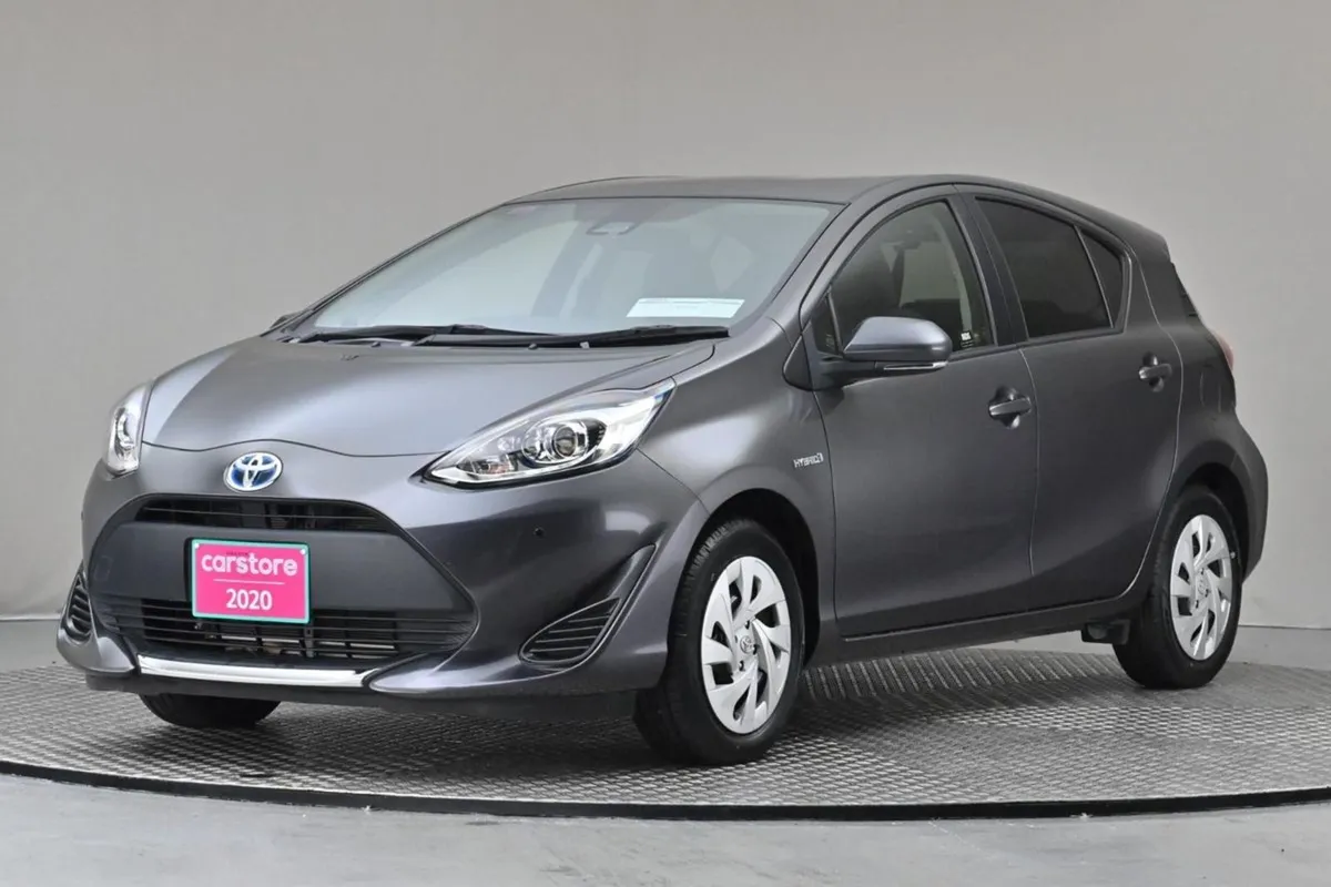Toyota Aqua 1.5 Vvt-i Hybrid  park Sensors revers - Image 3