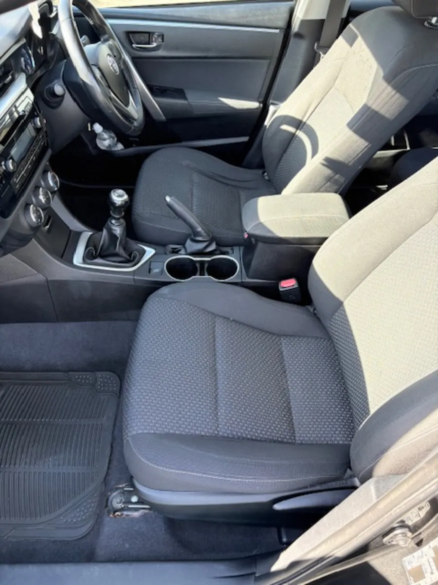 Toyota Corolla 2014 - Image 3