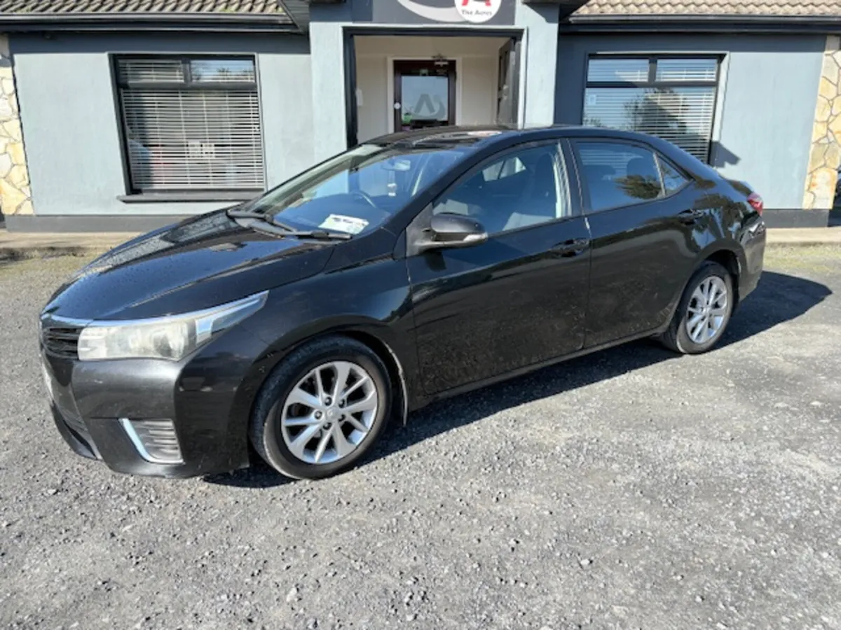 Toyota Corolla 2014 - Image 2