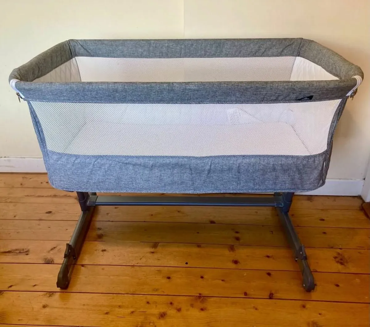 Babylo Cozi Sleeper Bedside Crib with Mattress - Image 3