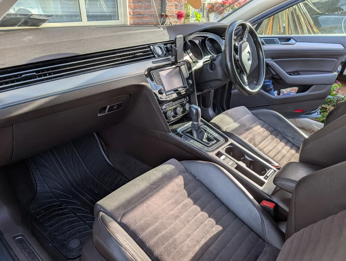Volkswagen Passat 2016 - Image 4