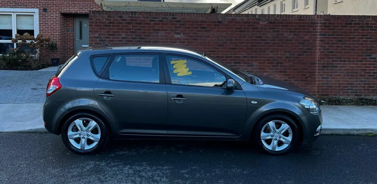2010 Kia Cee’d 2 1.6L Hatchback – NCT 02/26 - Image 2