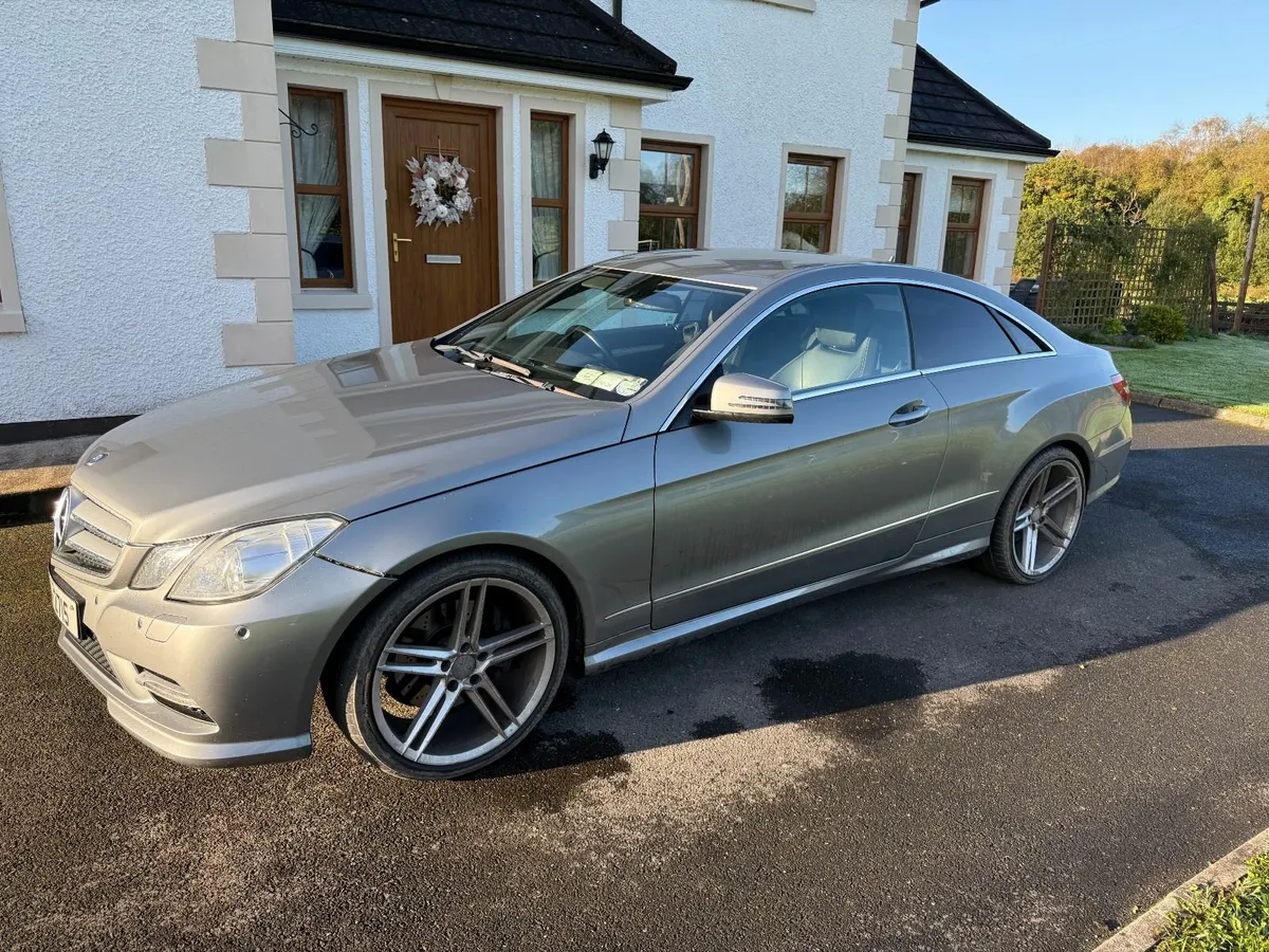 Mercedes-Benz E-Class 2012 - Image 1