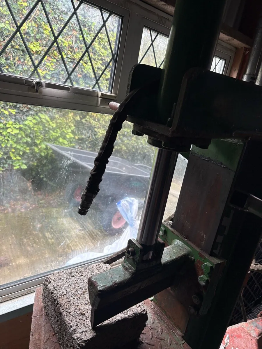 Log splitter - Image 3
