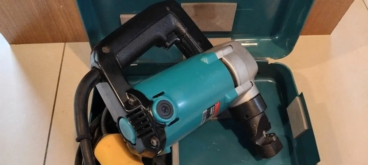 Makita JN3200 Tin Nibblers 110v - Image 4