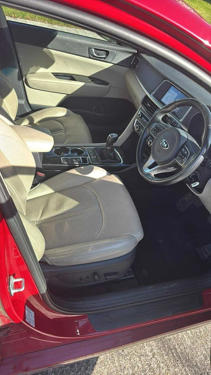 Car - Image 2