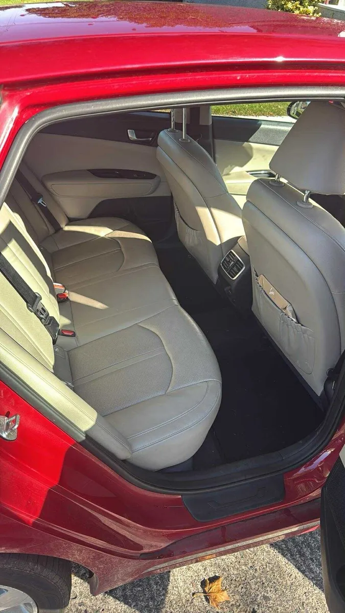 Car - Image 3