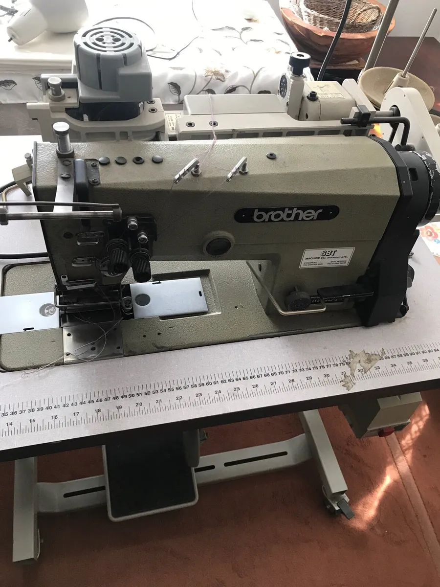 7 Industrial Sewing Machines - Image 1
