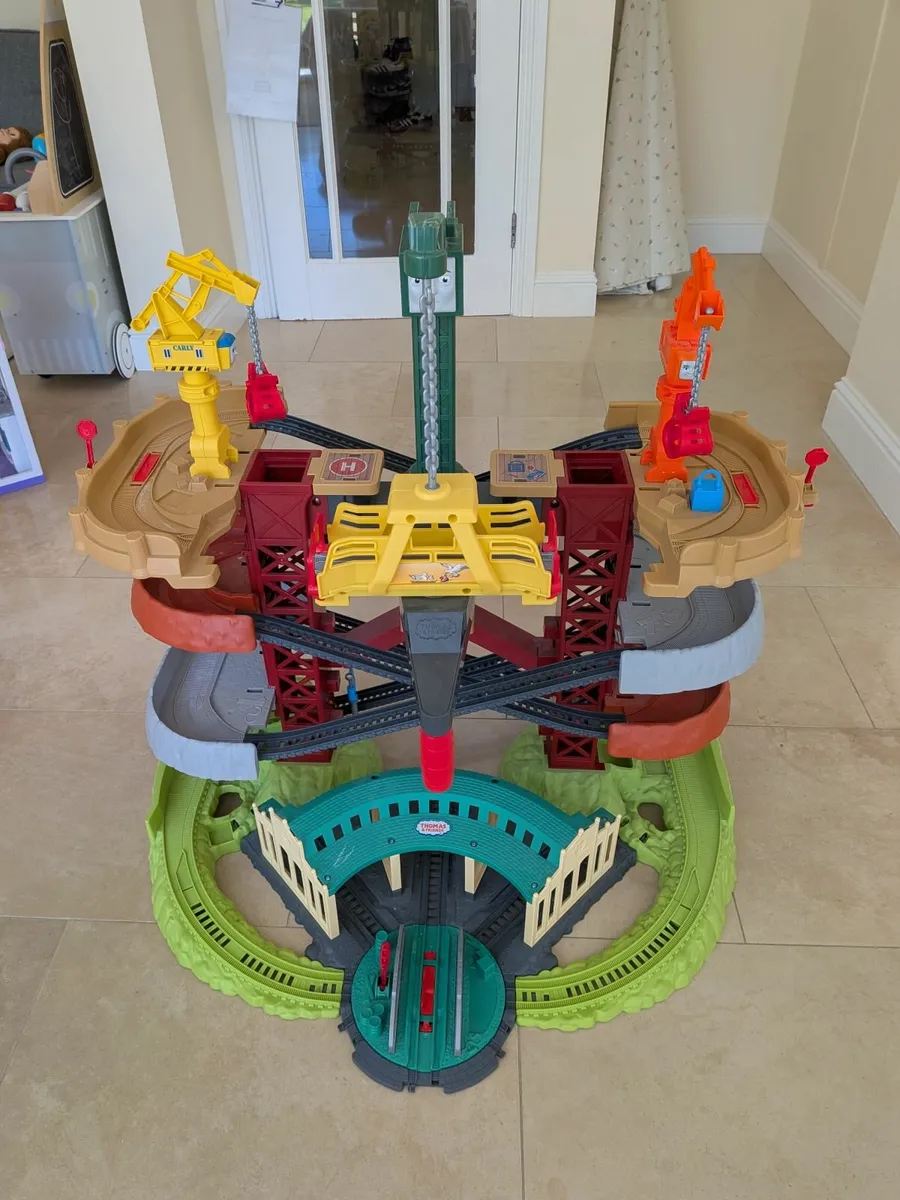 Thomas & Friends Trains & Cranes Super Tower - Image 1