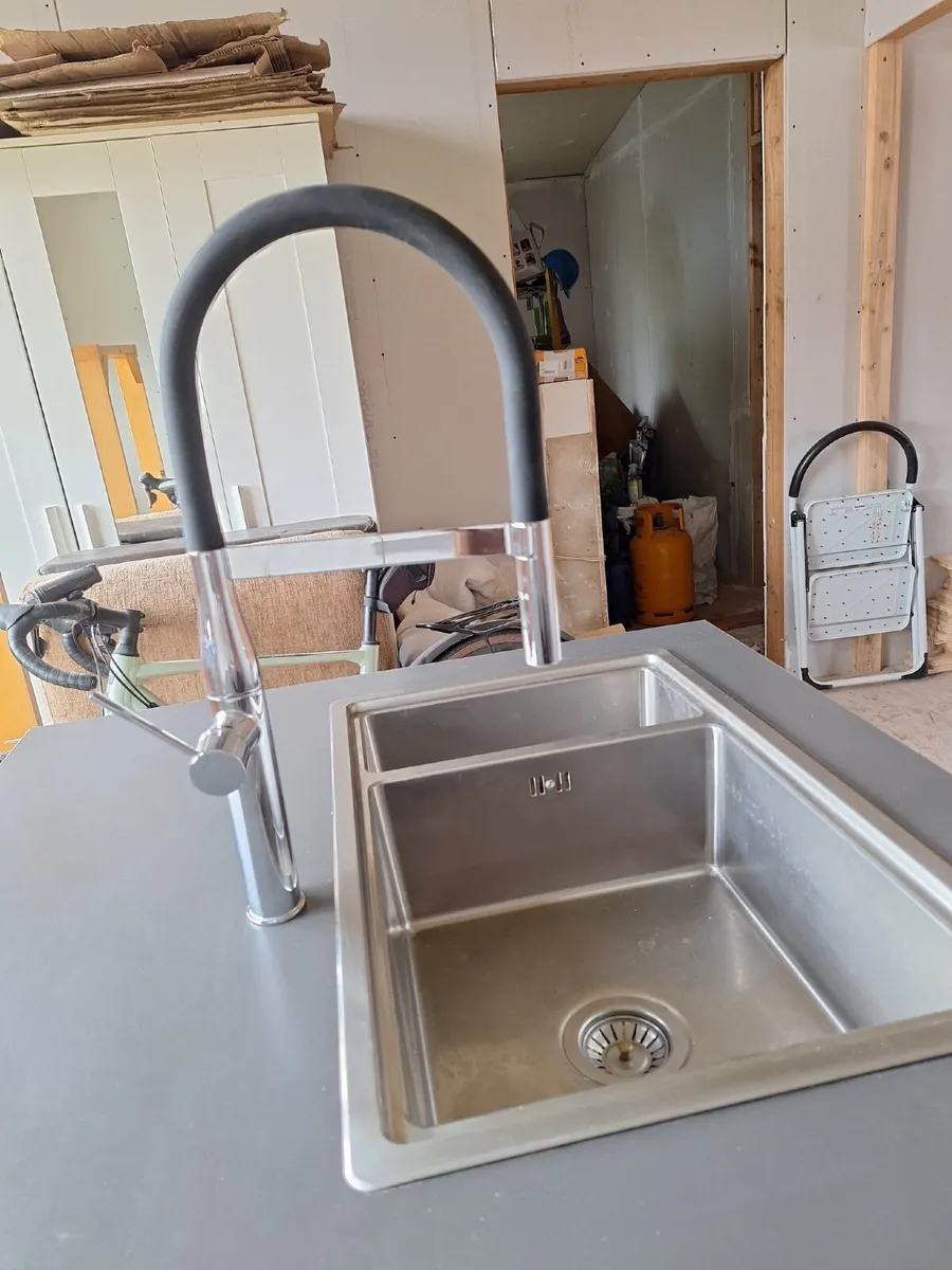 Kitchen island - Image 2