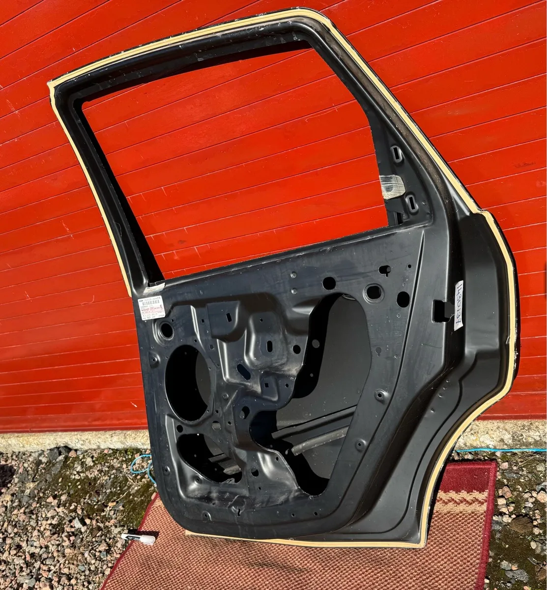 Ford Focus MK1 NOS Rear Right Door - Image 2