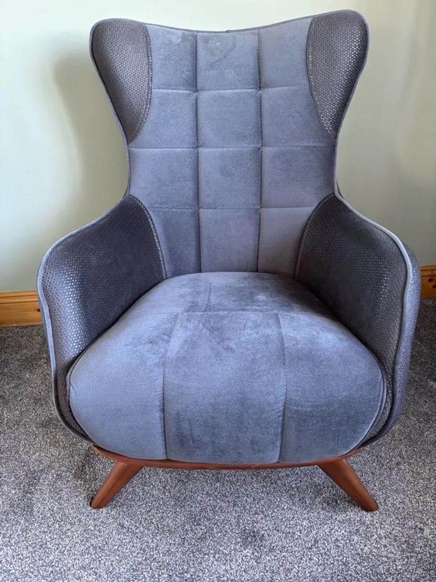 accent chair - Image 2