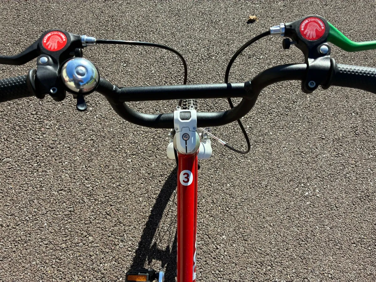 Woom 3 Bicycle - Image 2