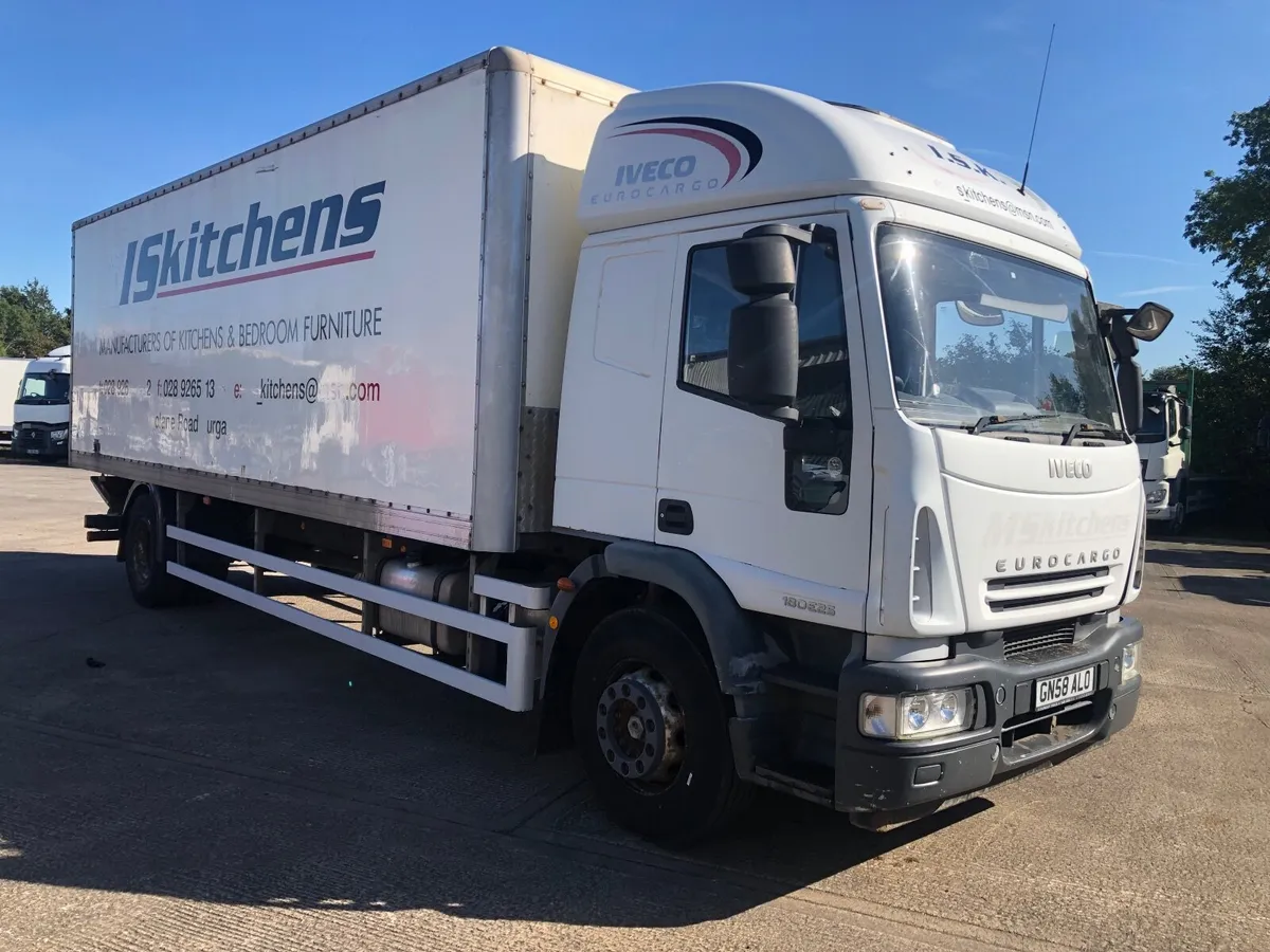 2008 Iveco 18 Ton 26 ft box sleeper cab - Image 1