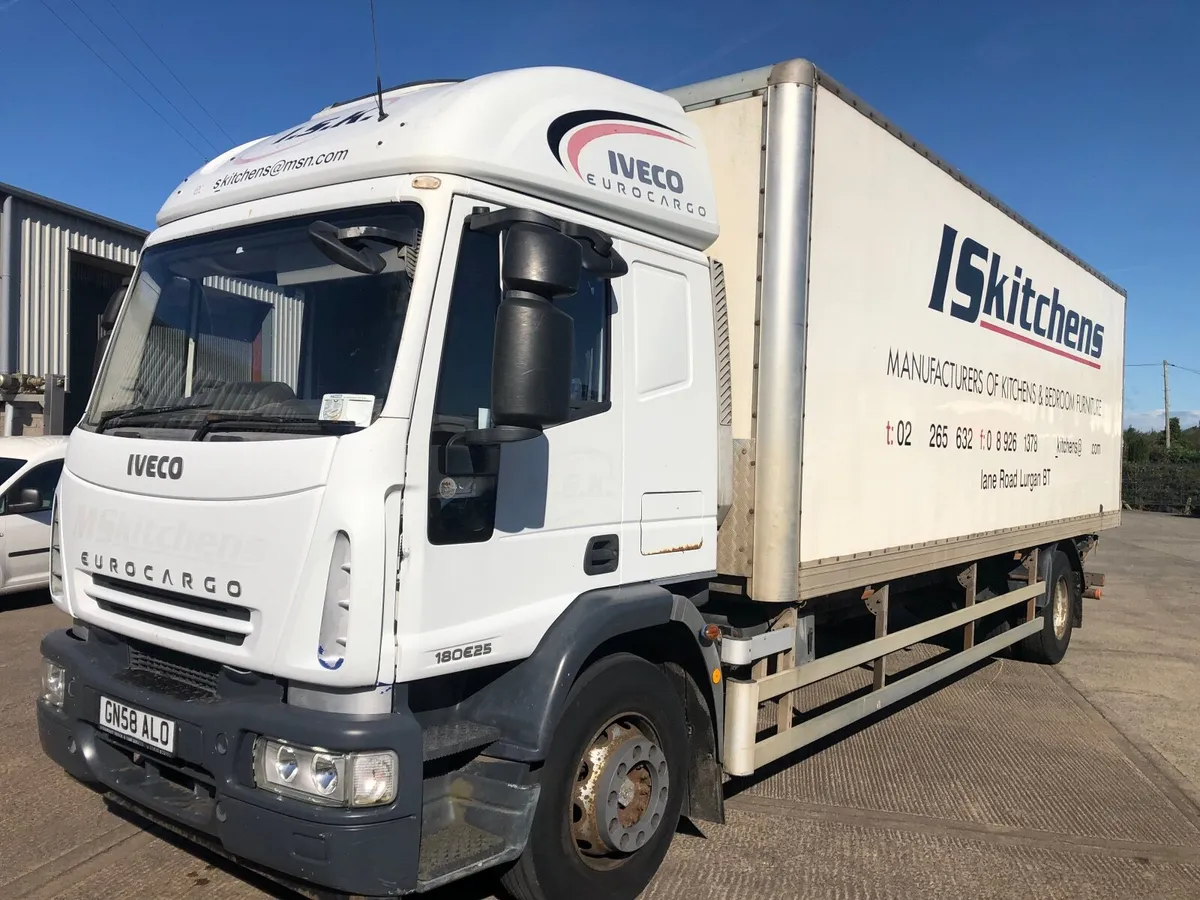 2008 Iveco 18 Ton 26 ft box sleeper cab - Image 2