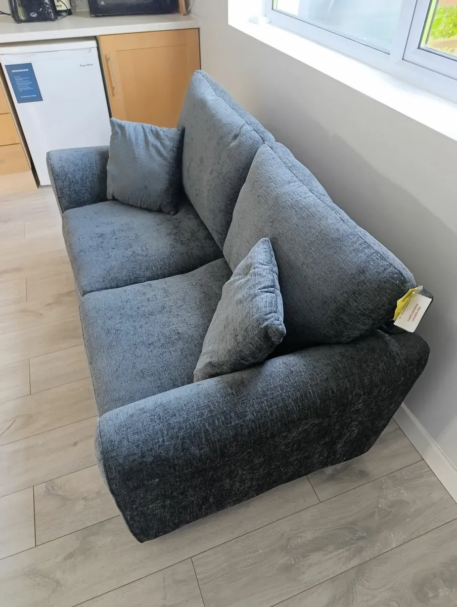 Couch - Image 2