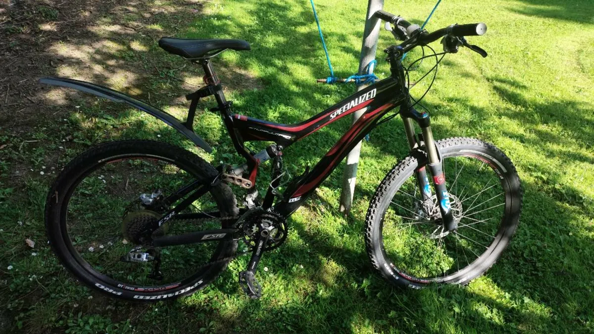 Specialized stumpjumper comp 2007 L frame - Image 1