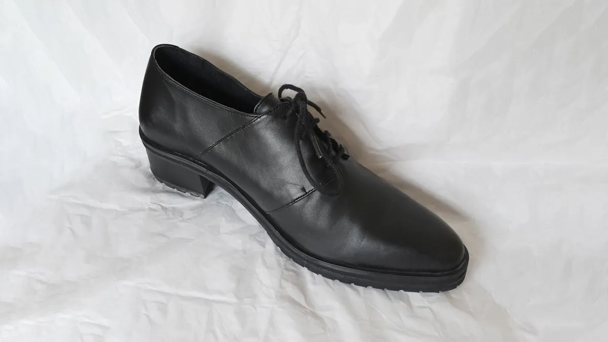Leather Shoes (unisex) - Image 1