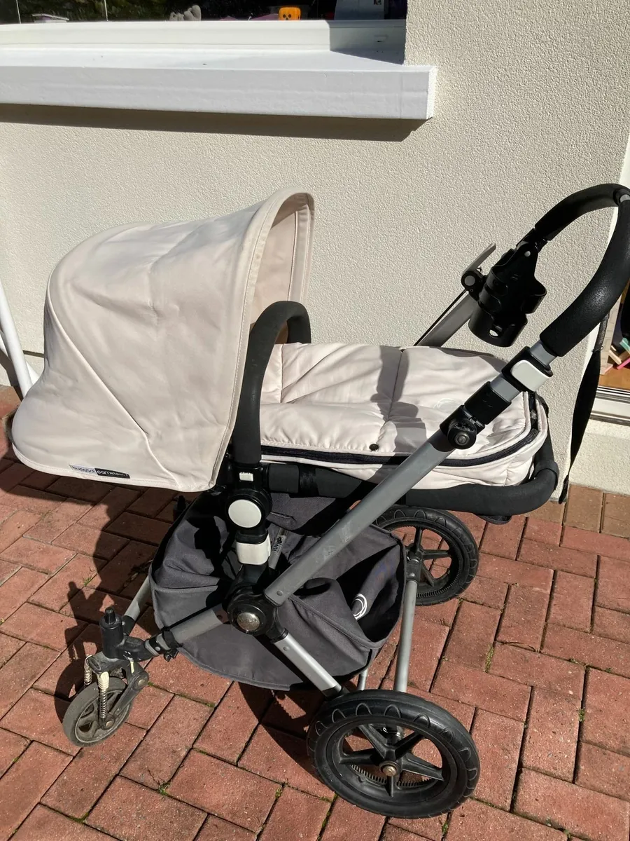 Bugaboo Cameleon pram/buggy travel system - Image 1