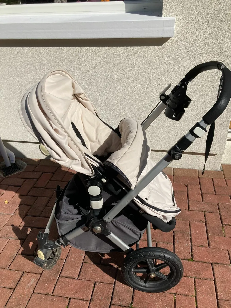 Bugaboo Cameleon pram/buggy travel system - Image 2