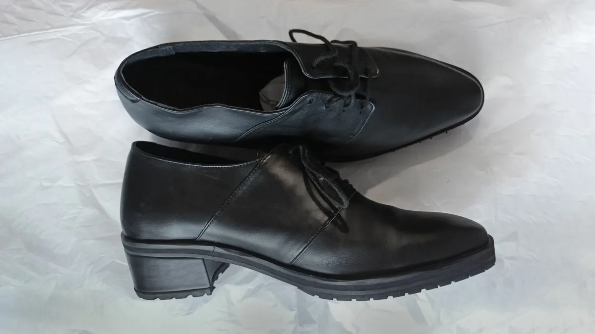 Leather Shoes (unisex) - Image 4