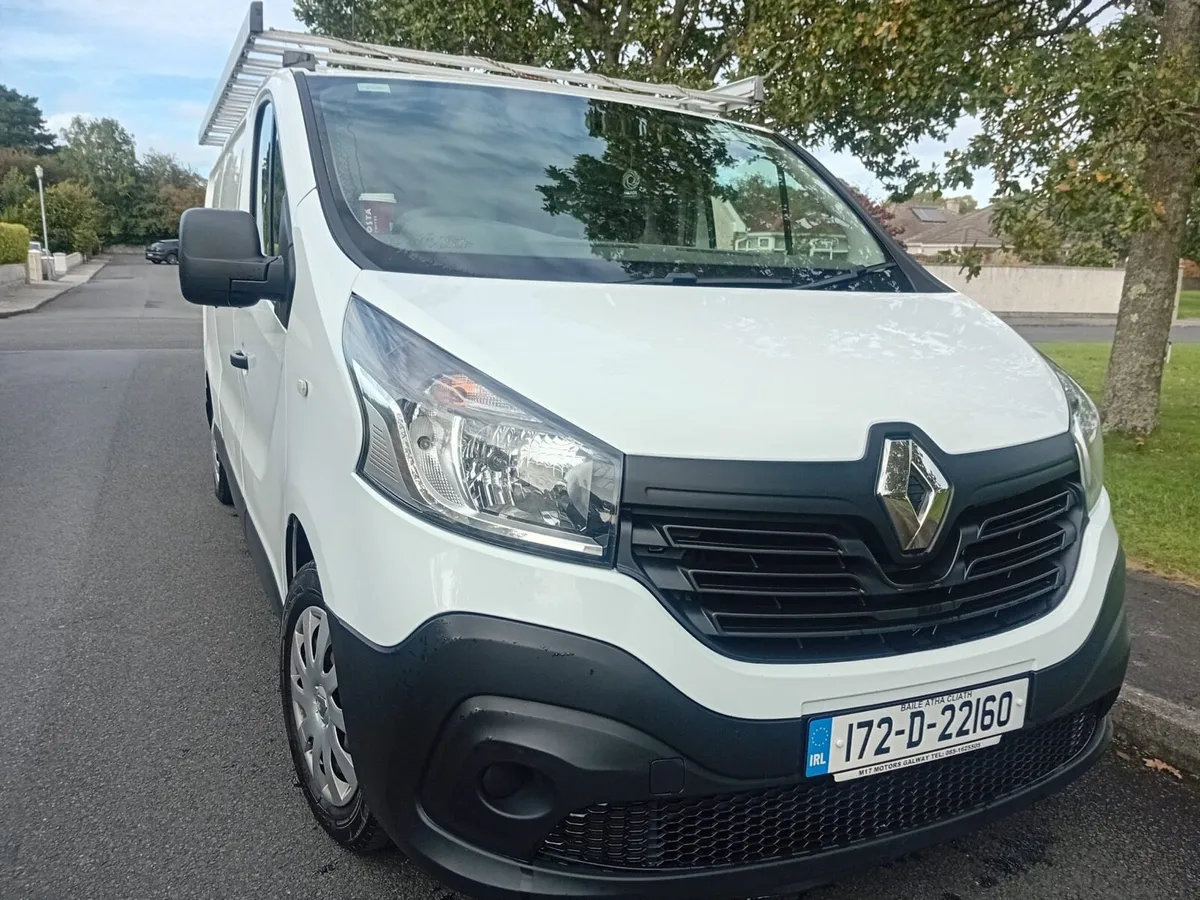 2017 Renault Traffic 125 Energy Business LWB - Image 2