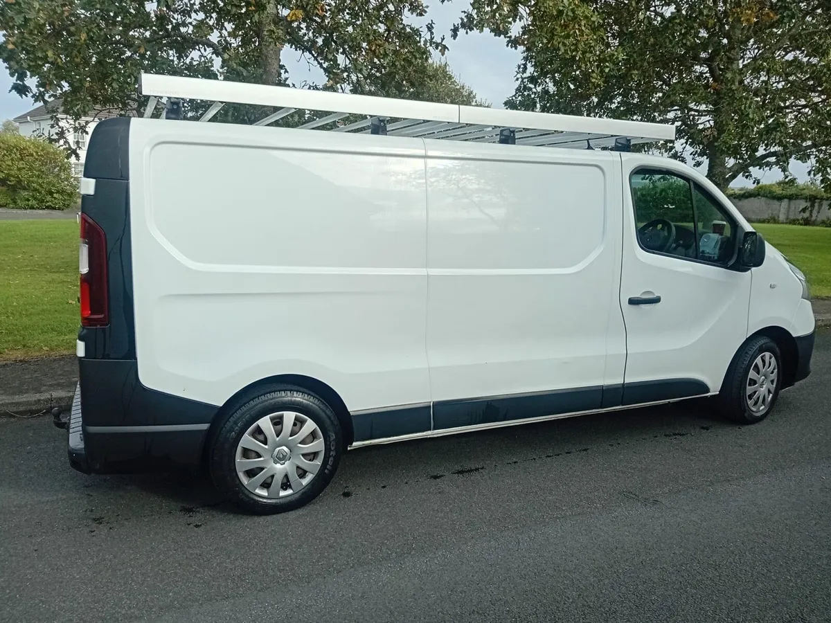 2017 Renault Traffic 125 Energy Business LWB - Image 3