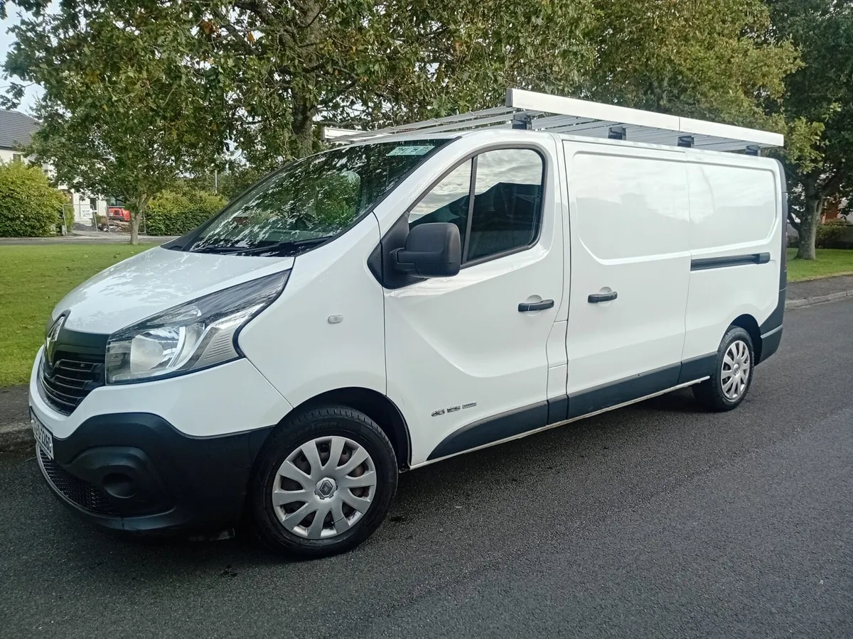 2017 Renault Traffic 125 Energy Business LWB - Image 4