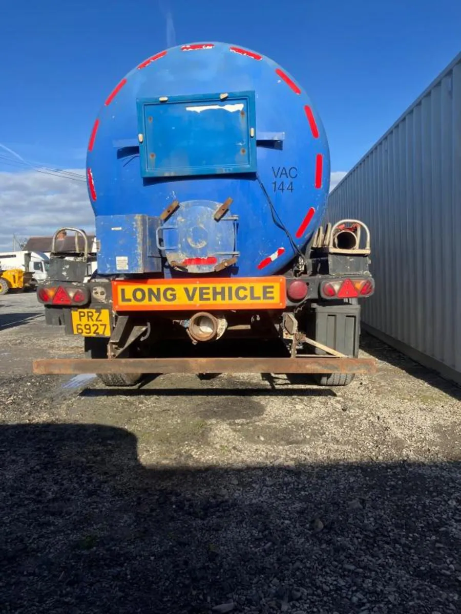 Thompson Tri Axle Vacuum Tanker **Online Auction** - Image 4