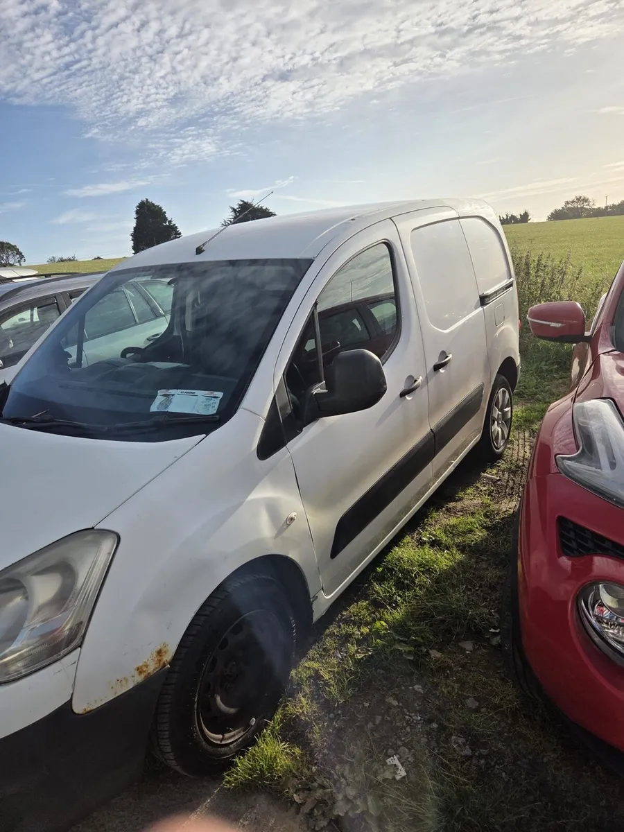 12 Citroen Berlingo van - Image 2